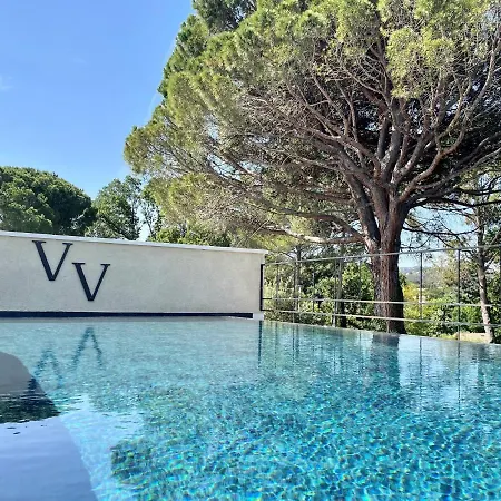 Le Vallon De Valrugues & Hotel Saint-Rémy-de-Provence
