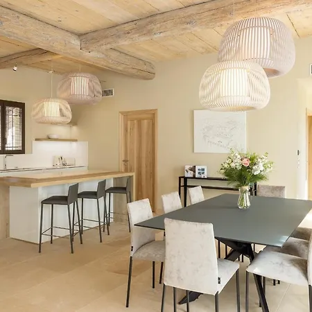 Le Vallon De Valrugues & Hotel 5*