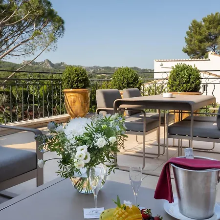 Hotel Le Vallon De Valrugues & Saint-Remy-de-Provence