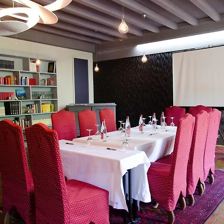Le Vallon De Valrugues & Hotel